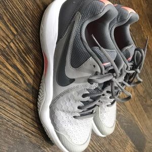 Nike Air Zoom women’s tennis court shoes size8